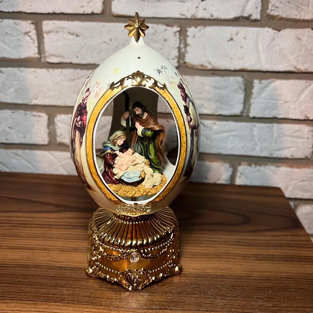 VTG 2003 Musical Nativity Egg Rotating Holy Family Christmas Away in a Manger
